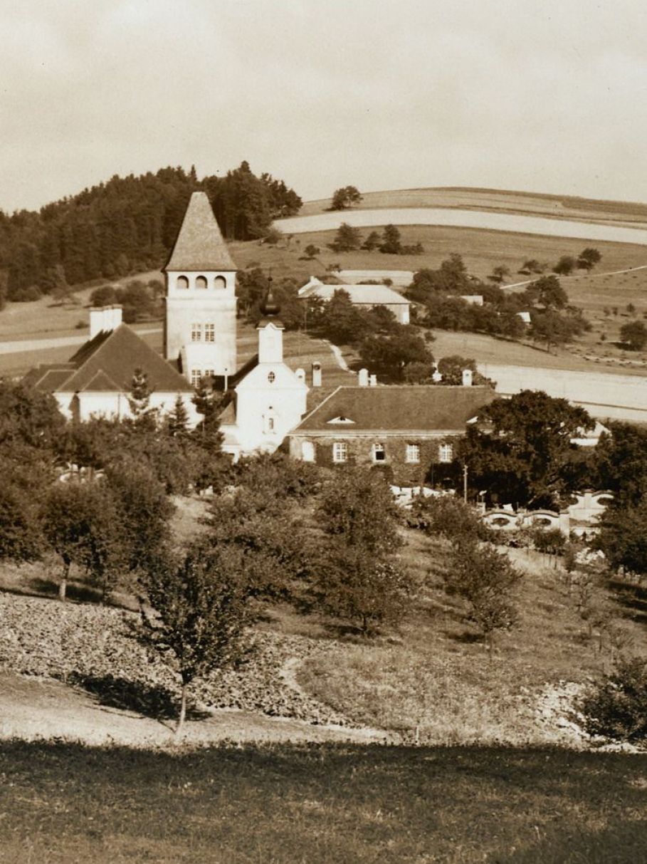 Historische, colorierte Ansichtskarte mit Blick auf das Schloß Hainstetten
